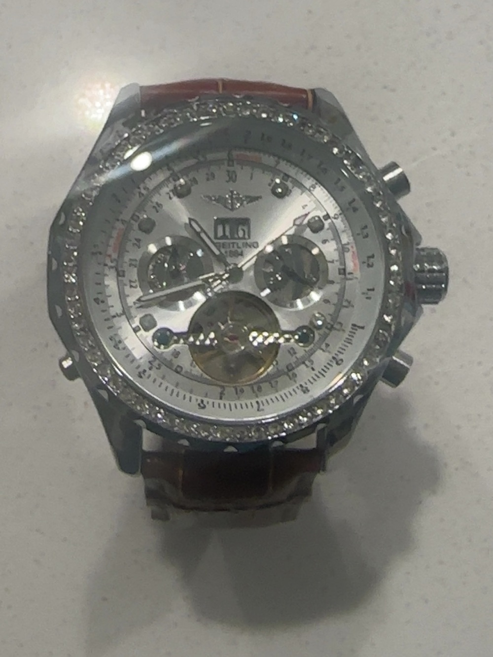 Bentley Breitling Navitimer J44362 Watch with Brownish-Red Leather Strap.
